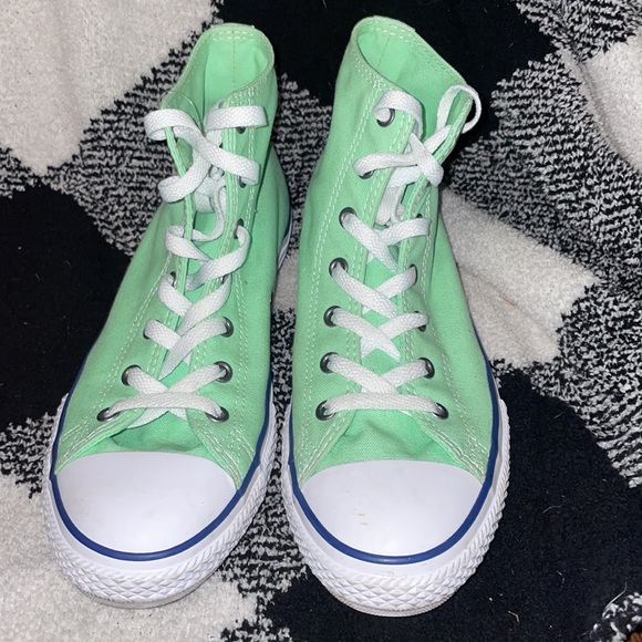 Hightop converse, lime green, never worn - Picture 2 of 4